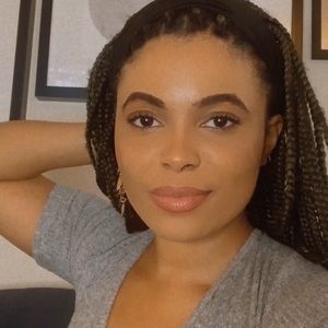 Meet your Posher, Iris